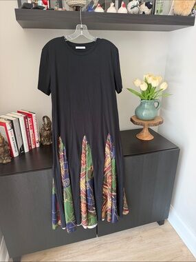 Zara Basic Black Short-Sleeve Midi Dress with Patterned Panel Inserts in Size L